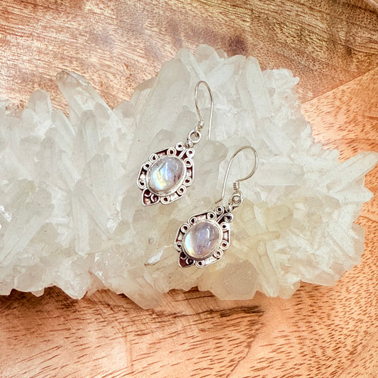 STERLING SILVER MOONSTONE EARRING