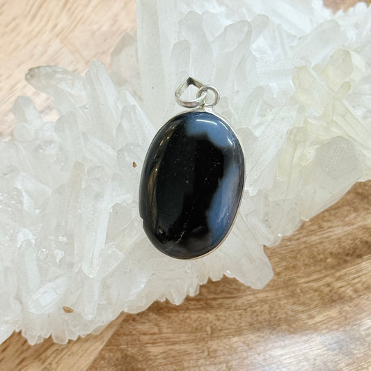 STERLING SILVER BLACK AGATE PENDANT