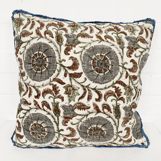 100% COTTON FLORAL PRINT WITH FRINGE 45x45cm
