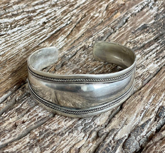 HANDMADE PLAIN SILVER  CUFF
