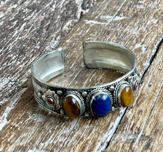 HANDMADE 3 STONE  CUFF