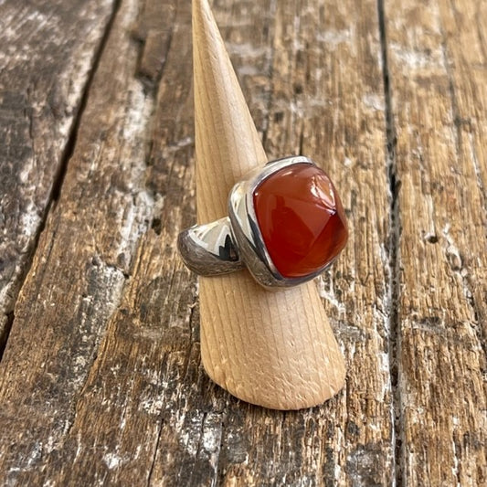 STERLING SILVER CARNELIAN RING