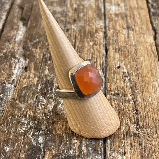 STERLING SILVER CARNELIAN RING