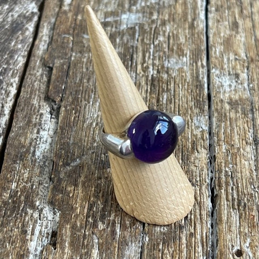 STERLING SILVER AMYTHYST RING