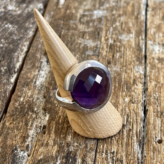 STERLING SILVER AMYTHYST RING