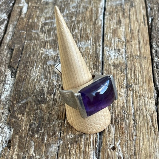 STERLING SILVER AMYTHYST RING