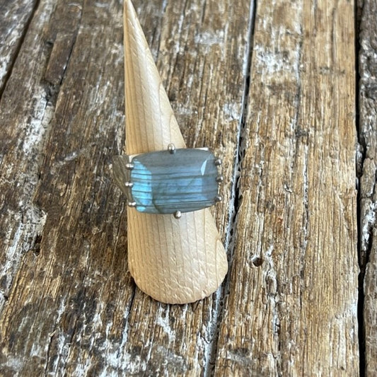 STERLING SILVER LABREDORITE RING