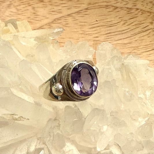 STERLING SILVER AMETHYST RING
