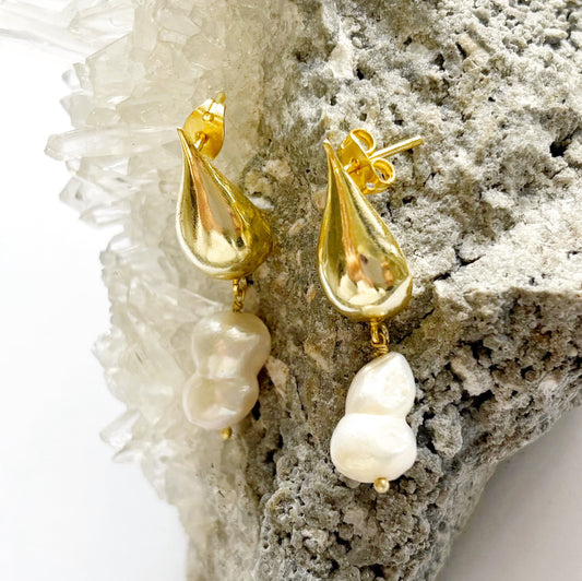 14K Gold plated Brass Fresh Water Pearl Studs 3.5x1CM