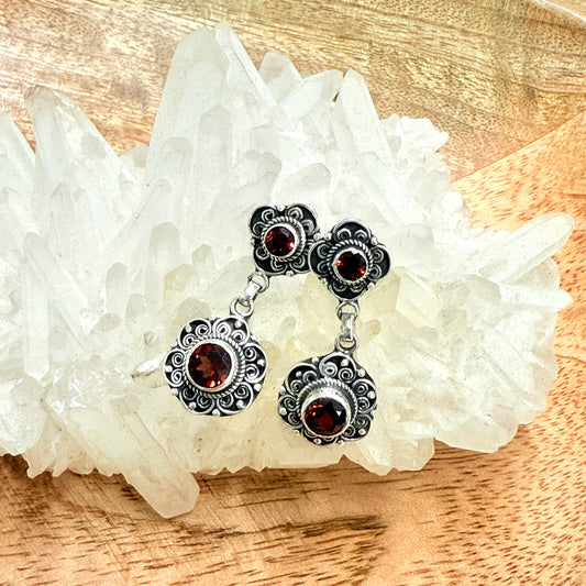 STERLING SILVER GARNET EARRING