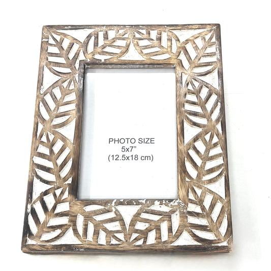 WOODEN WHITE WASHED LEAF PHOTO FRAME 18x23cm