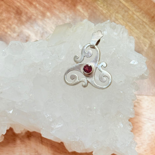 STERLING SILVER GARNET PENDANT