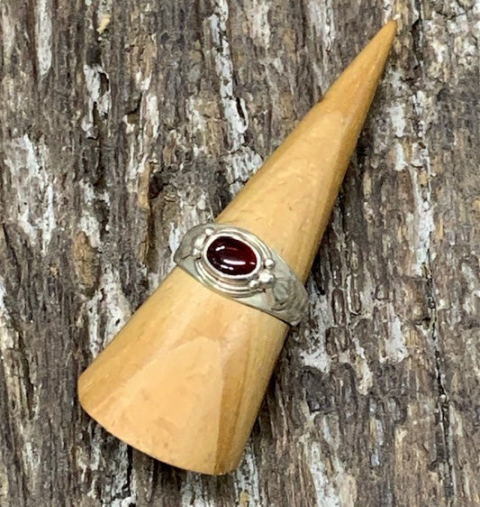 STERLING SILVER GARNET RING
