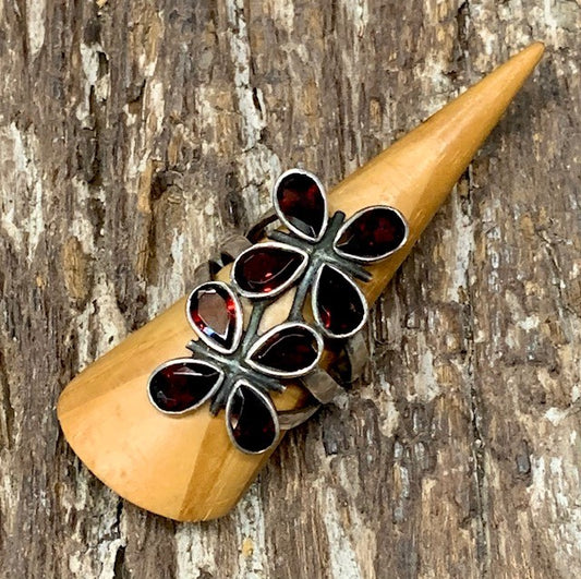 STERLING SILVER GARNET RING