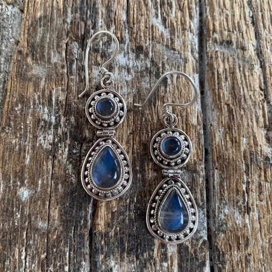 STERLING SILVER MOONSTONE EARRING