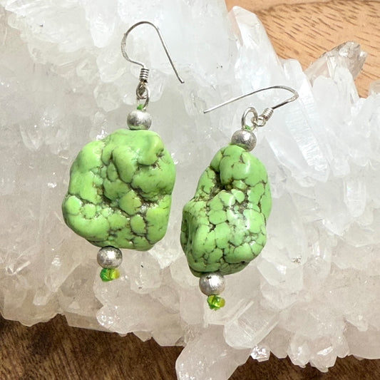 925 Sterling Silver Hook Green HOWLITE Earring