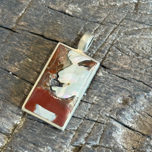 STERLING SILVER SHELL PENDANT