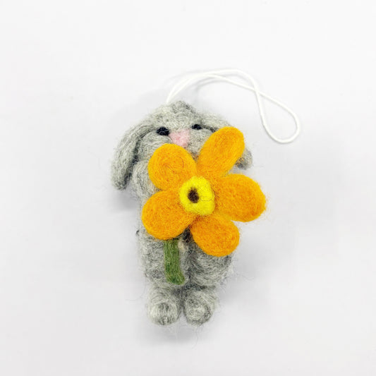 GRAY BUNNY WITH FLOWERS 9x5CM
