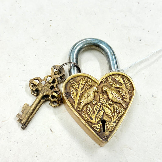 BRASS LOVEBIRDS HEART LOCK 7.5 X 12CM