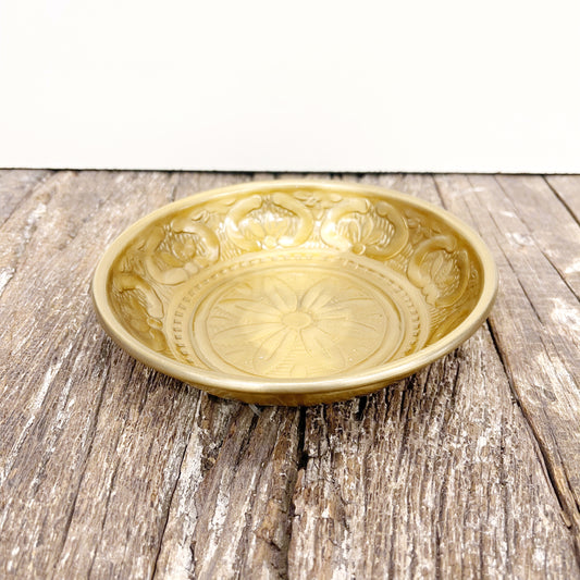 BRASS FINISH EMBOSSED FLORAL DISH 16x4CM