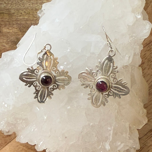 STERLING SILVER GARNET EARRING