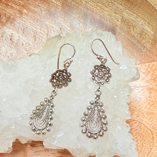 STERLING SILVER ANTIQUE FINISH EARRING
