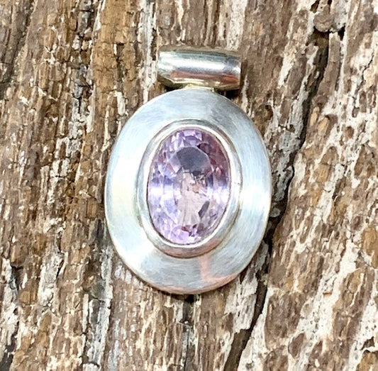 STERLING SILVER AMETHYST PENDANT
