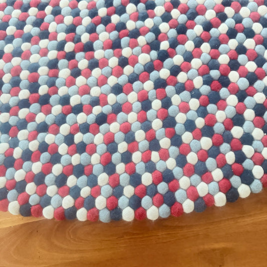 FELT WOOL BALL RUG 150cm