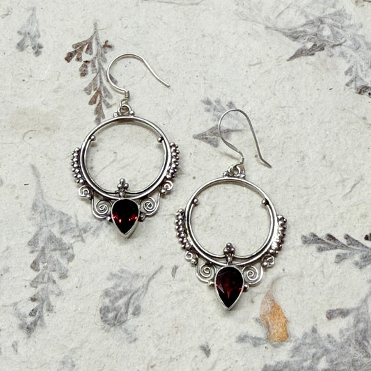 STERLING SILVER GARNET EARRING