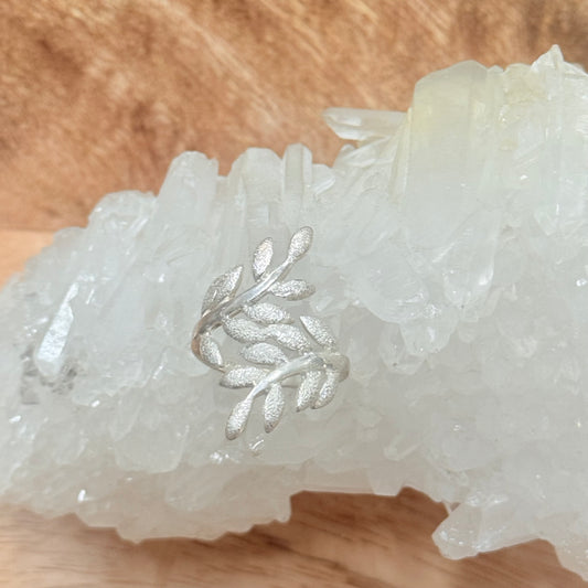 STERLING SILVER FLORAL RING