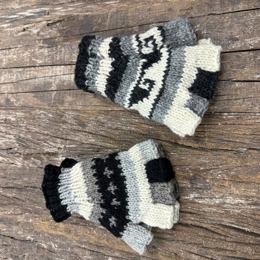 100% WOOL HAND KNITTED GLOVES