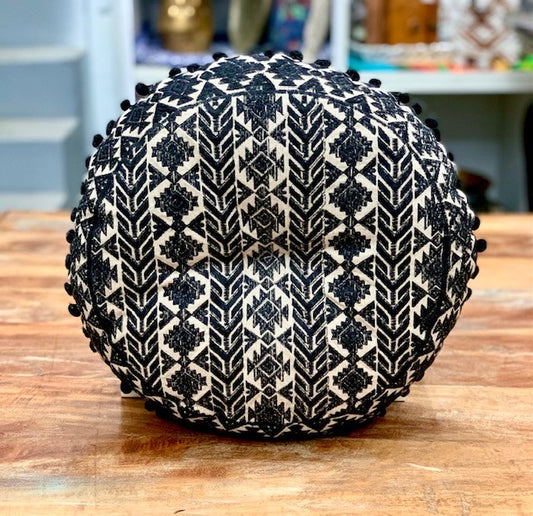 COTTON TRIBAL EMB. POMPOM SEAT 40CM