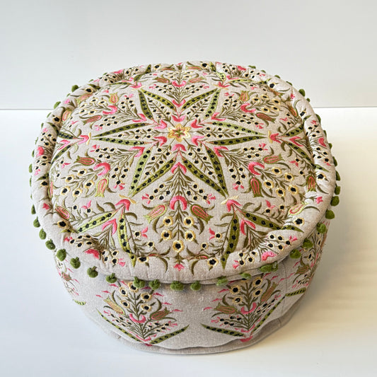 FLORAL EMB. OTTOMAN 40X20CM