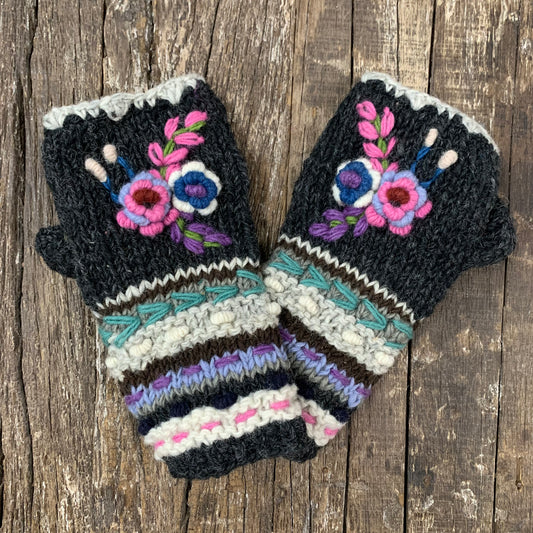 100% WOOL LINED HAND KNITTED GLOVES W EMBROIDERY