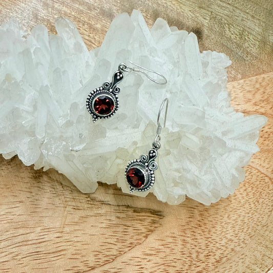 STERLING SILVER GARNET EARRING