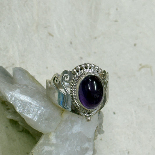 STERLING SILVER AMETHYST RING