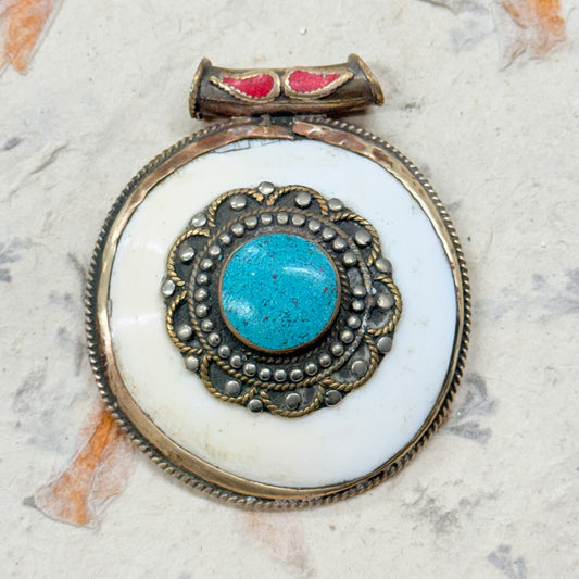 Torquoise inlay Tibetan Shell pendant