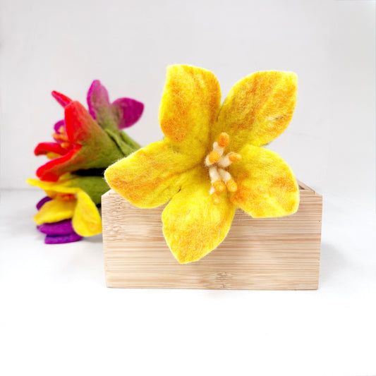 FELT LILLY YELLOW 25X13CM SINGLE PCS