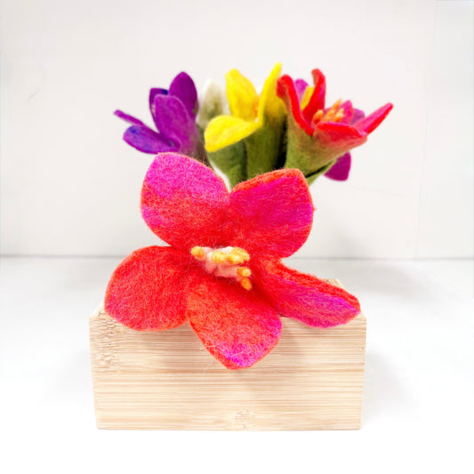 FELT LILLY PINKISH RED 25X13CM SINGLE PCS
