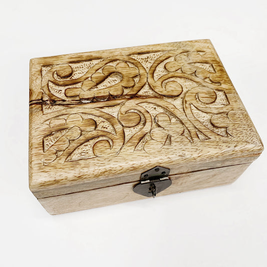 WOODEN FLORAL ENGRAVED BOX - 18x13x8cm