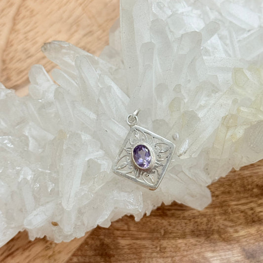 STERLING SILVER AMETHYST PENDANT