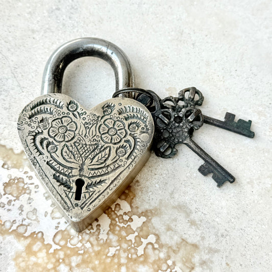 BRASS ANTIQUE FINISHED FLORAL HEART LOCK 7.5 X 12CM