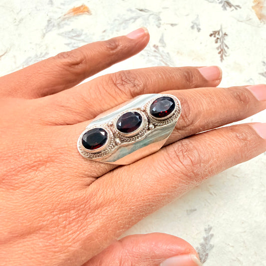 STERLING SILVER 3 GARNET STONE RING PLAIN DESIGN