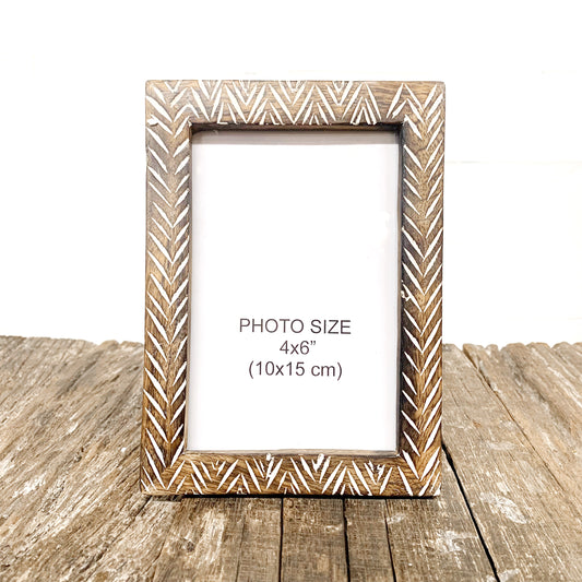 WOODEN WHITE WASHED PHOTO FRAME 15x10cm