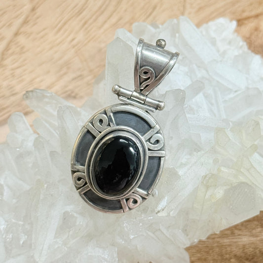 STERLING SILVER BLACK ONYX PENDANT
