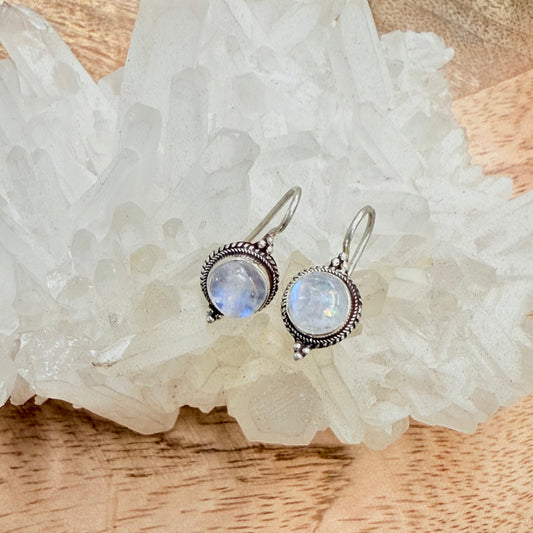 STERLING SILVER MOONSTONE EARRING