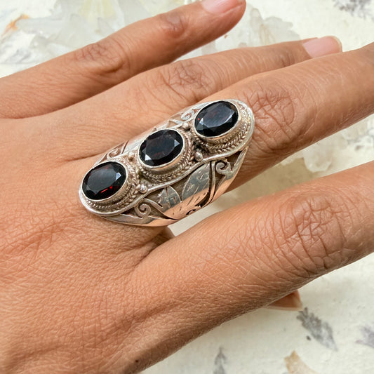 STERLING SILVER 3 GARNET STONE RING