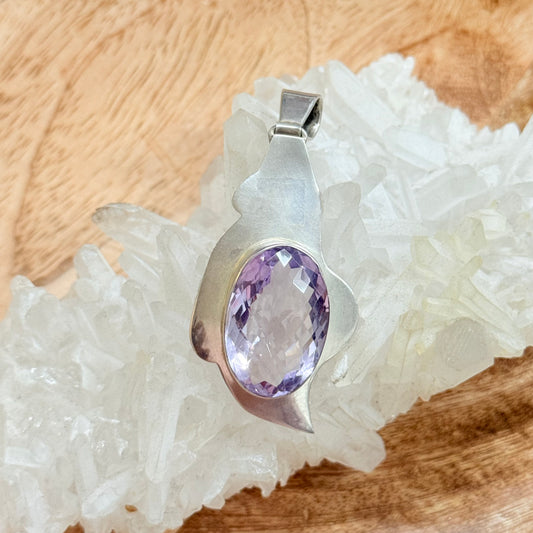 STERLING SILVER AMETHYST PENDANT