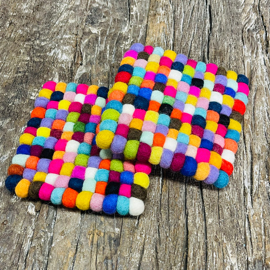 FELT BALL COASTER 15CM