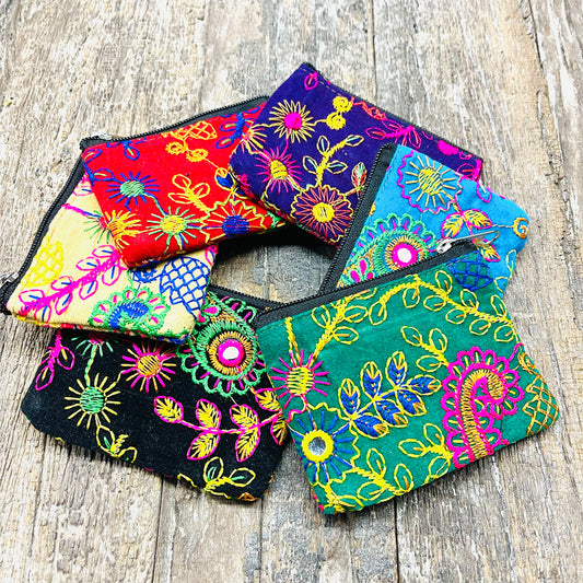 BW3B VELVET EMB.  PURSE 11x9cm